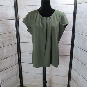 LIZ CLAIBORNE TOP NWOT